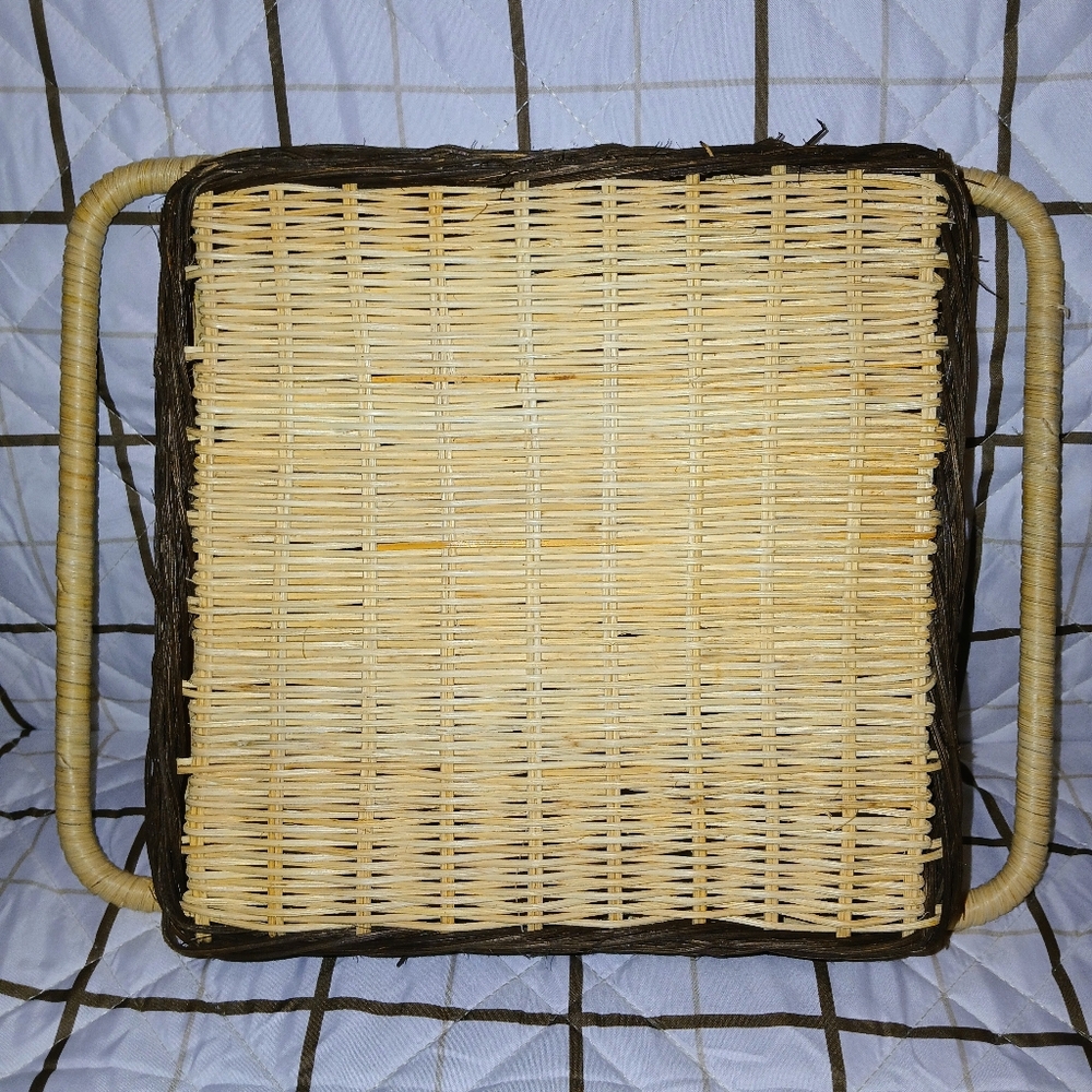 Pyrex π°π§ Square Cake - Baking Dish π°π§ In Rattan Basket - Picture 7 of 9